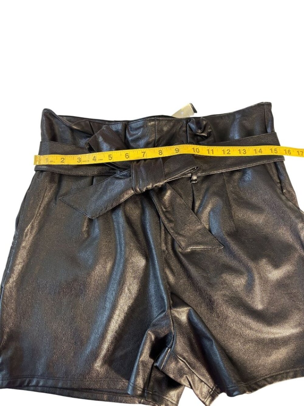 High-Waisted Faux Leather Shorts With Tie Belt & Paperbag Waist Size M - Picture 5 of 11